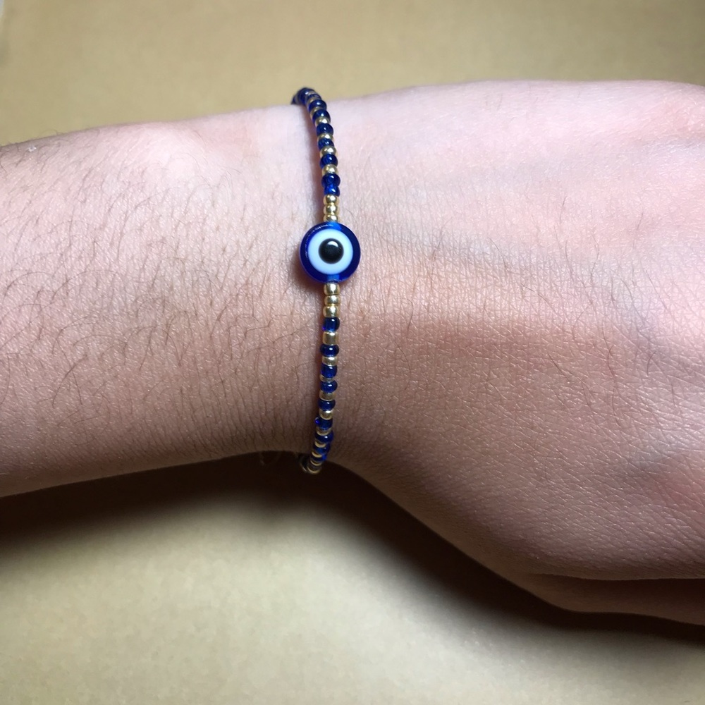 Evil eye bracelet that protects you from negative energy.